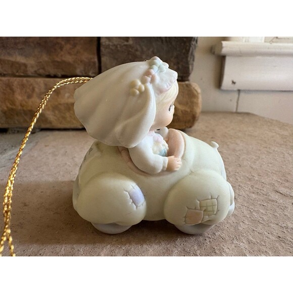 Precious Moments "Wishing You Roads of Happiness" Christmas Ornament 1989 521558 - Picture 4 of 4